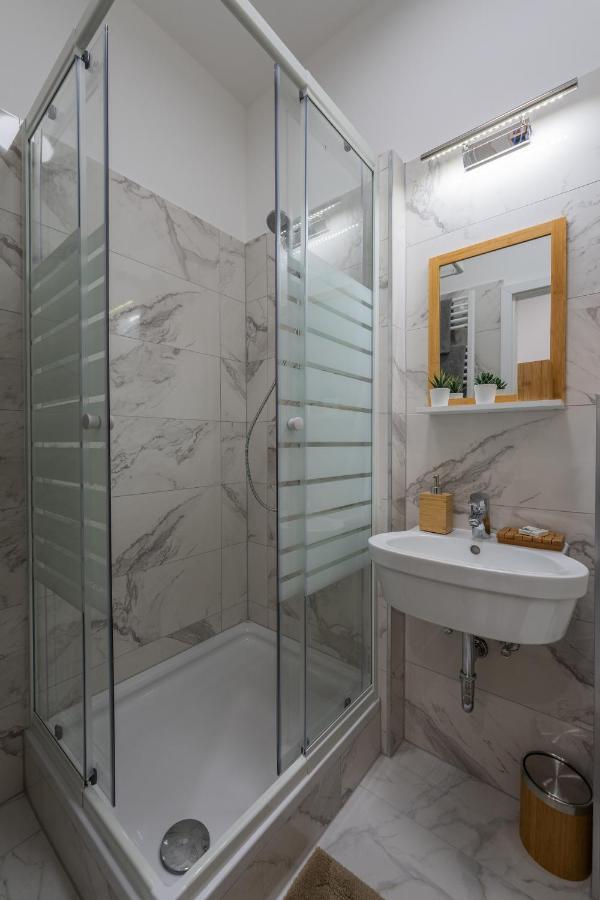 Radiant Premium Apartments - Fuenfhaus เวียนนา ภายนอก รูปภาพ